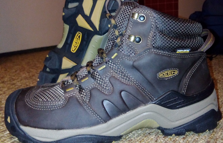 Keen GYPSUM II Mid WP jalavarjudest MATKaSPORDIS